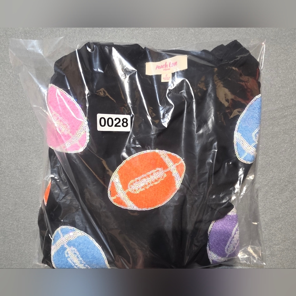 Peach Love Colorful Patch Football Oversized Women's Top New In Poly PTP 29 SM - Picture 6 of 7